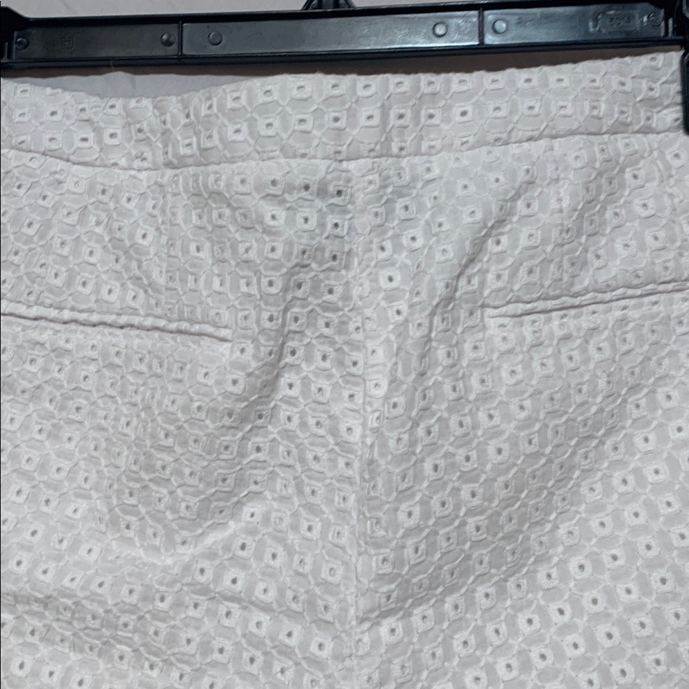 Sharagano White Eyelet Cotton Women's Bermudas with front & back pockets. NWOT - Picture 7 of 7
